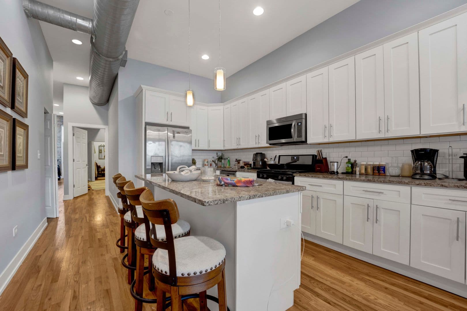Chicago Apartment: 1015-21 Lake Street