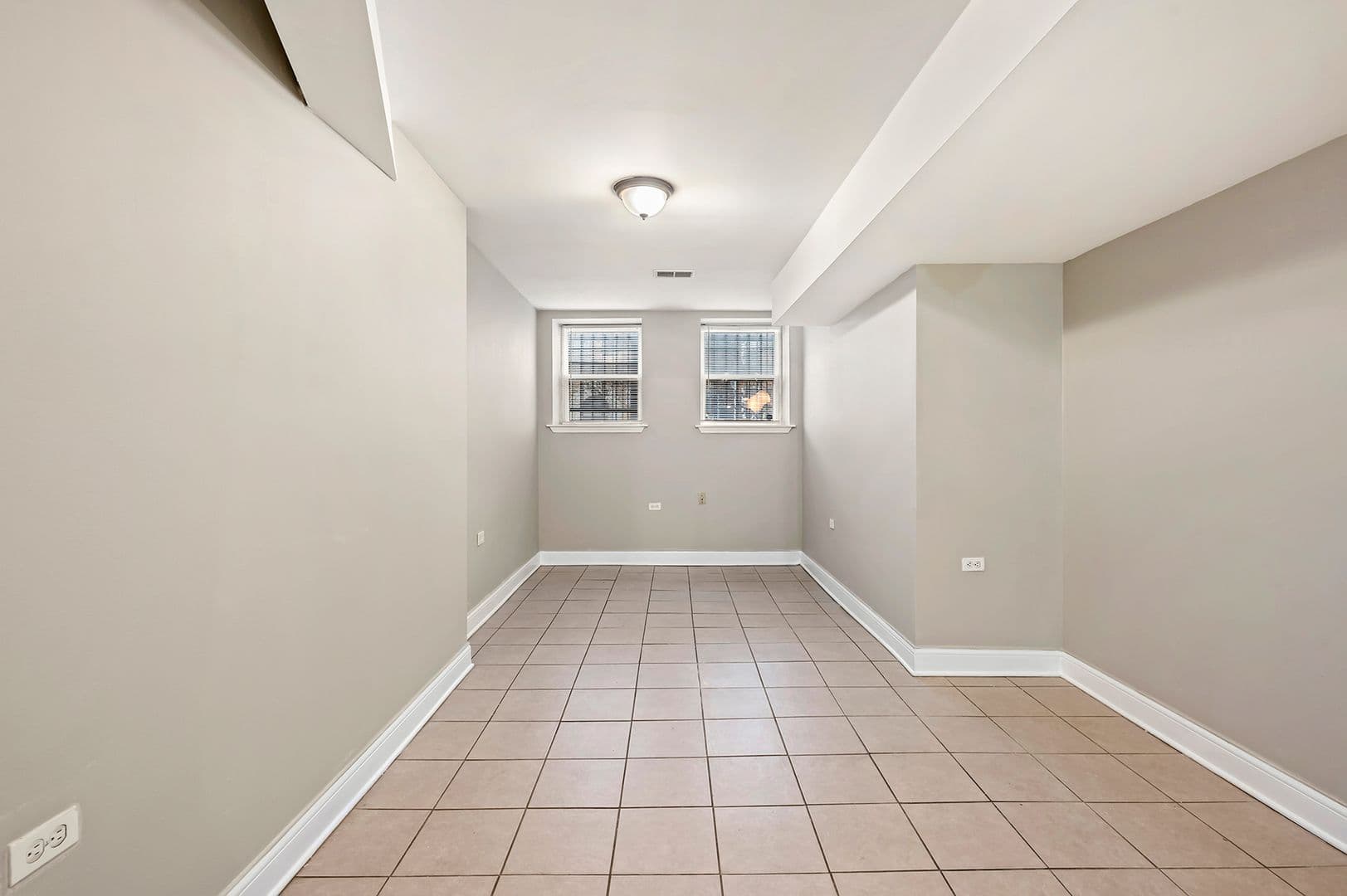Chicago Apartment: 4851 S. Prairie
