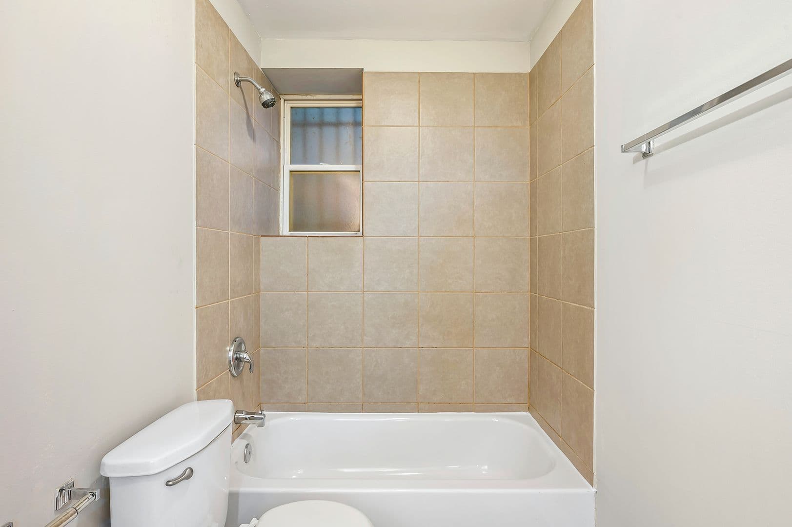 Chicago Apartment: 4851 S. Prairie