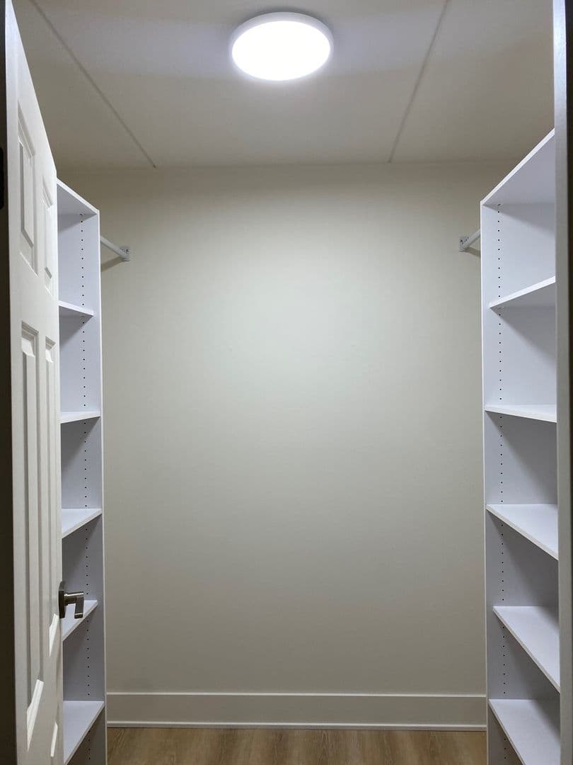 Wheeling Apartment: 62 S. Wolf Road