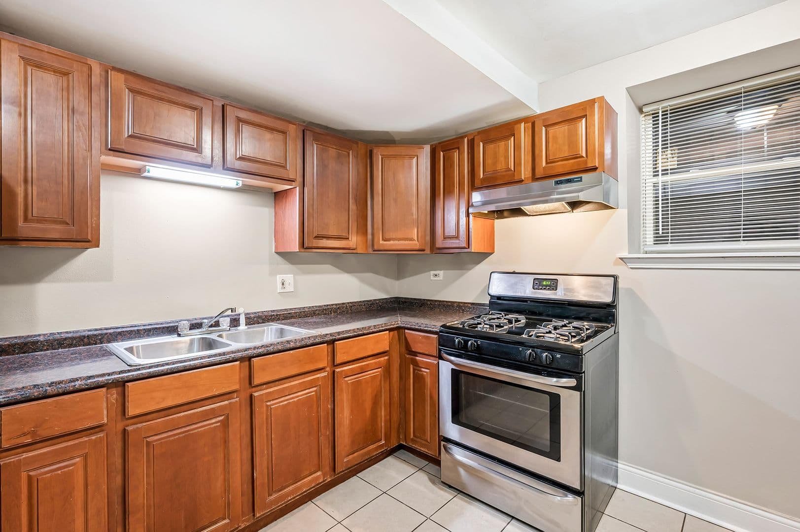 Chicago Apartment: 4851 S. Prairie