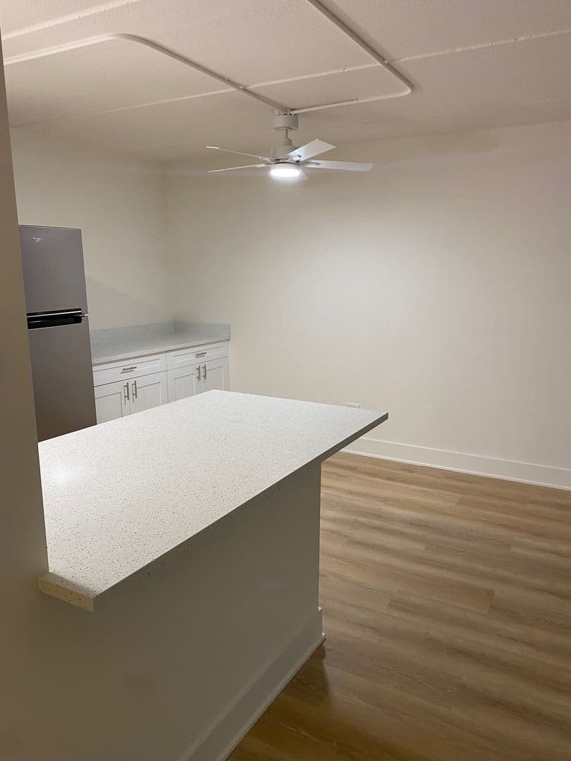 Wheeling Apartment: 62 S. Wolf Road