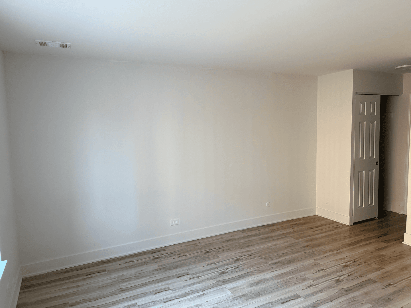 Hillside Apartment: 2121 S. Wolf Road