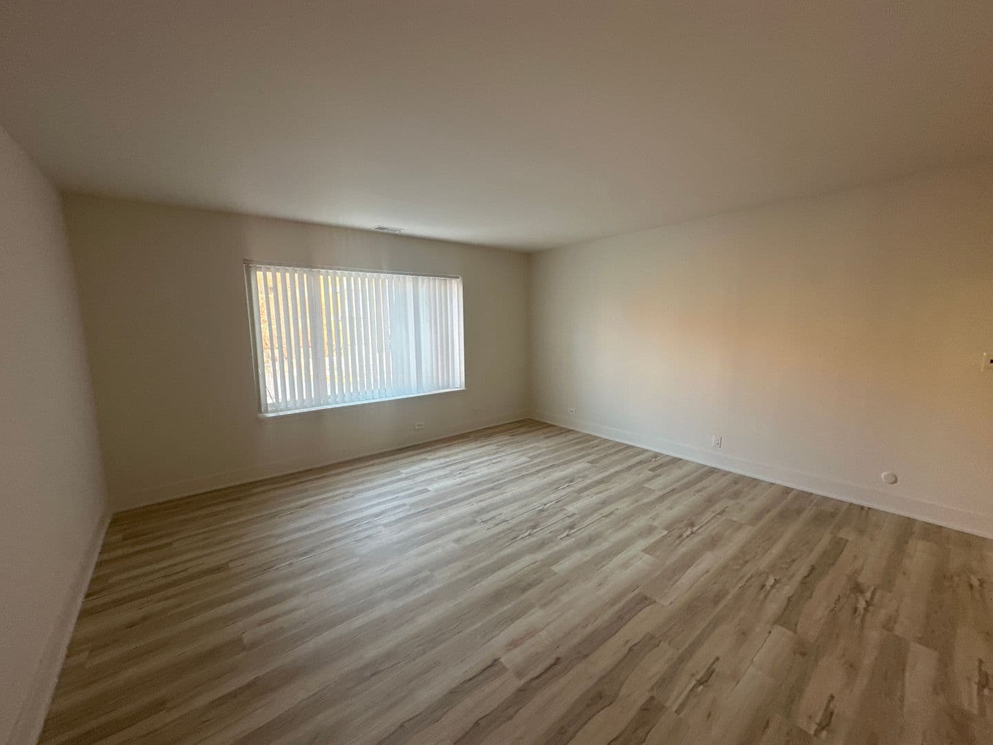 Hillside Apartment: 2121 S. Wolf Road