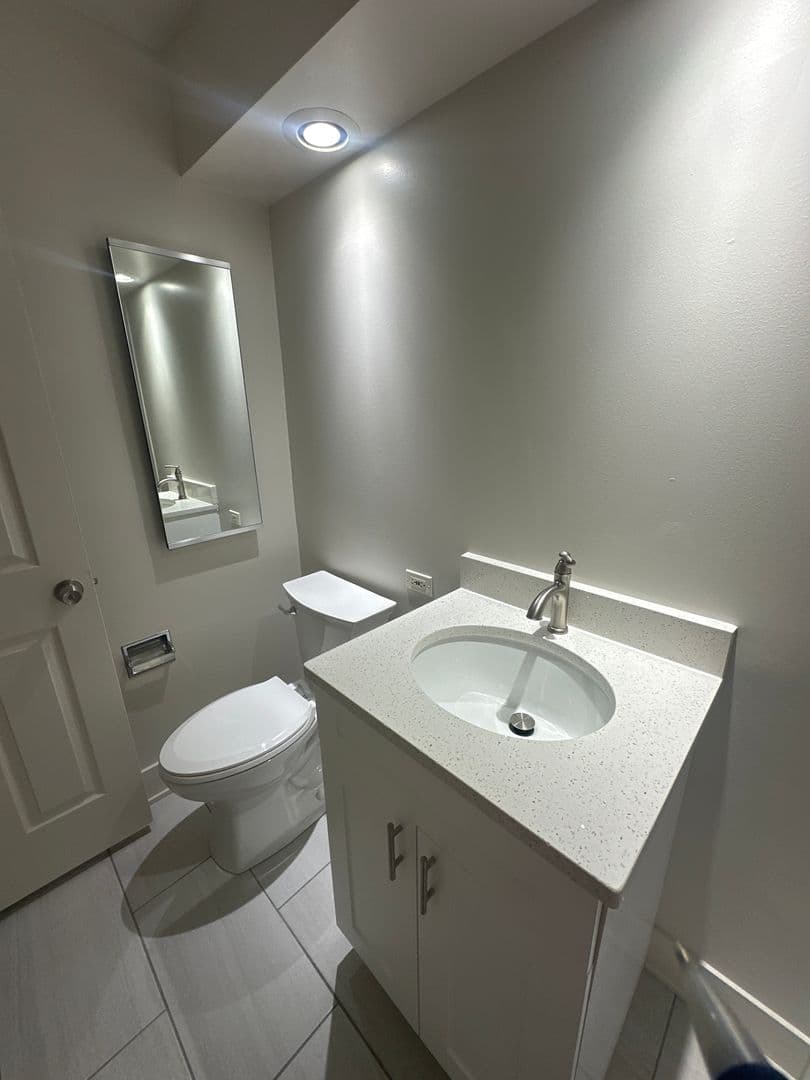 Hillside Apartment: 2121 S. Wolf Road
