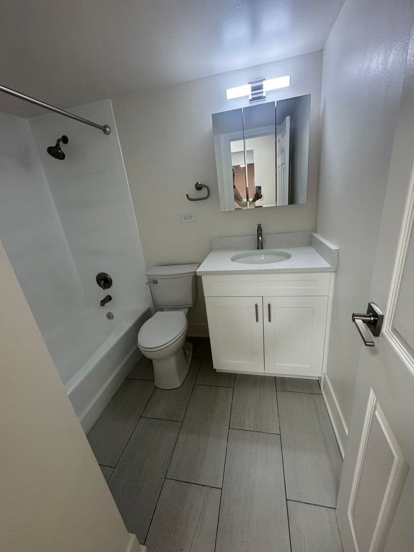Wheeling Apartment: 62 S. Wolf Road