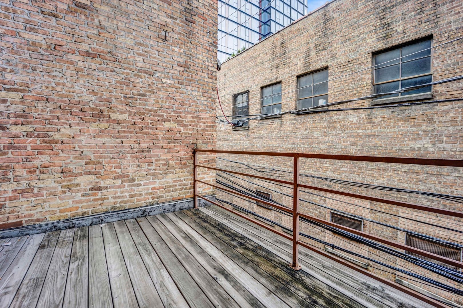 Chicago Apartment: 1015-21 Lake Street
