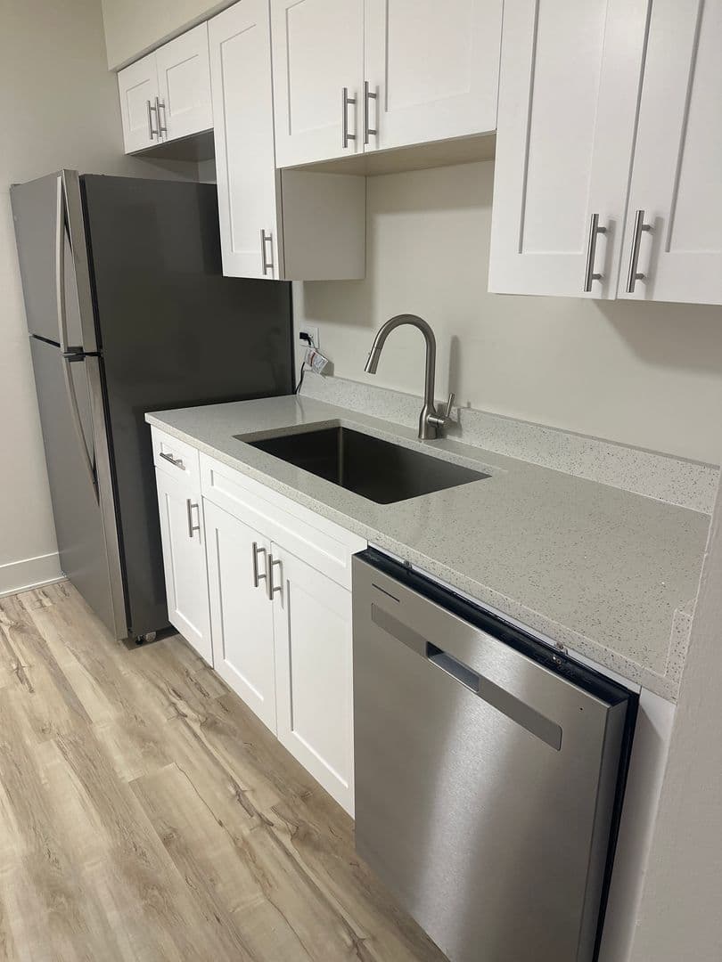 Hillside Apartment: 2121 S. Wolf Road