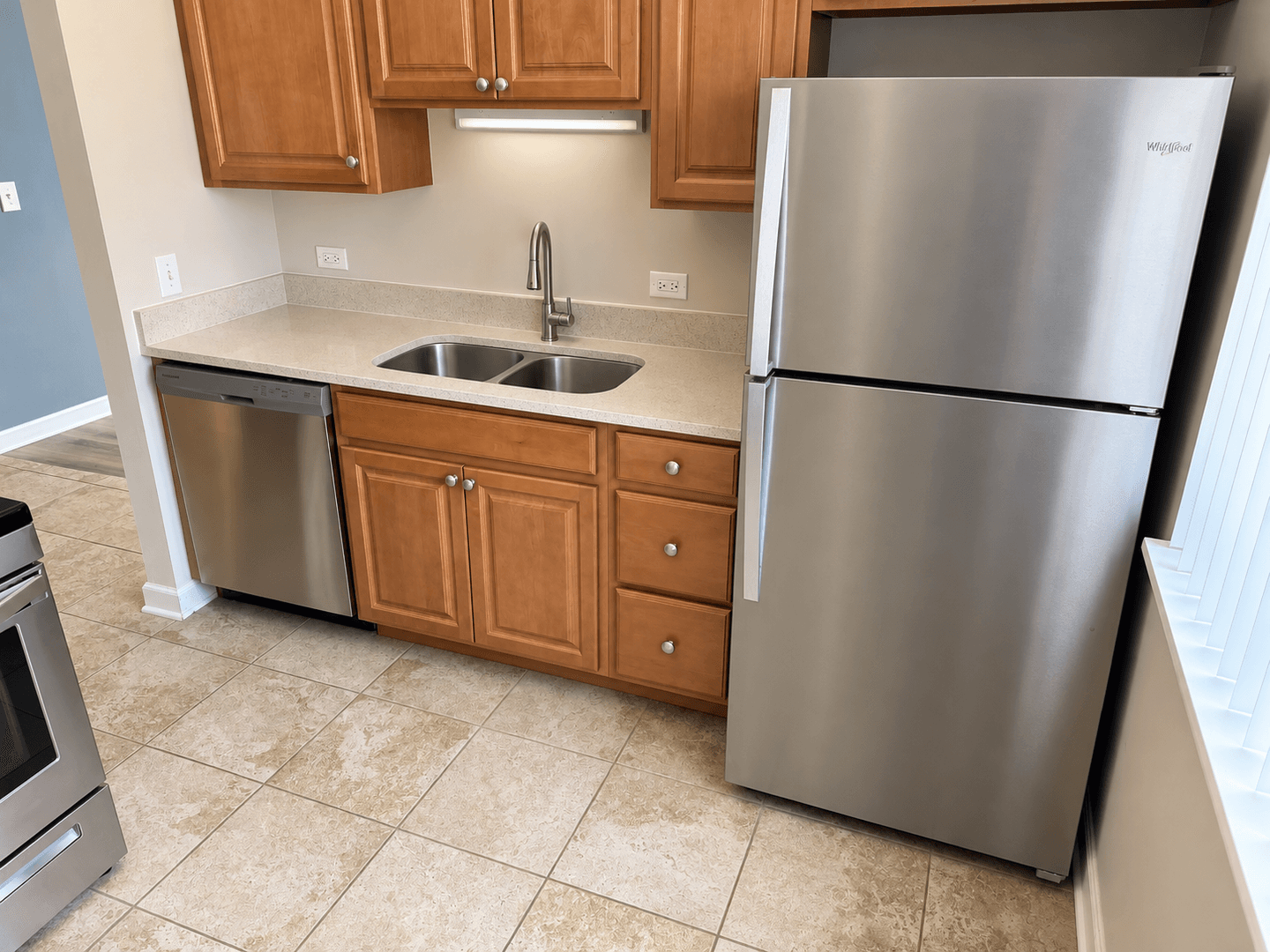 Hillside Apartment: 2121 S. Wolf Road