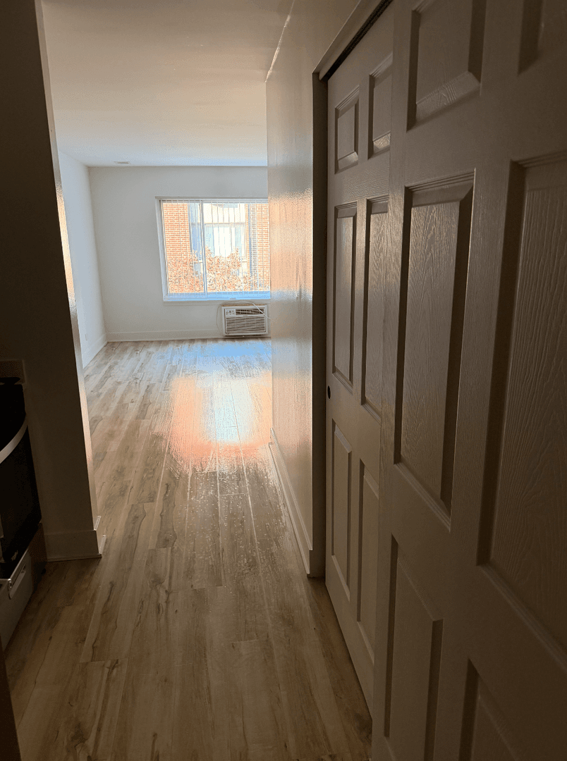 Hillside Apartment: 2121 S. Wolf Road