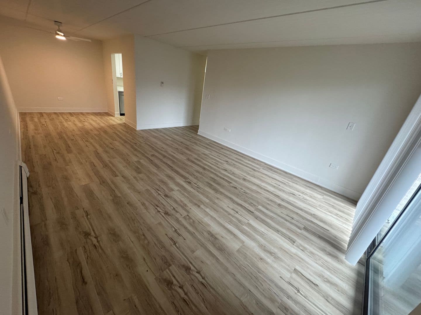 Wheeling Apartment: 62 S. Wolf Road