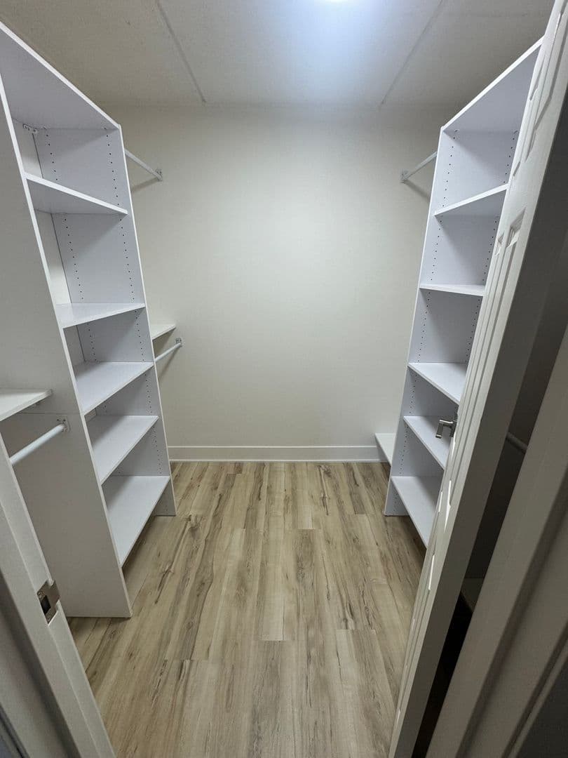Wheeling Apartment: 62 S. Wolf Road