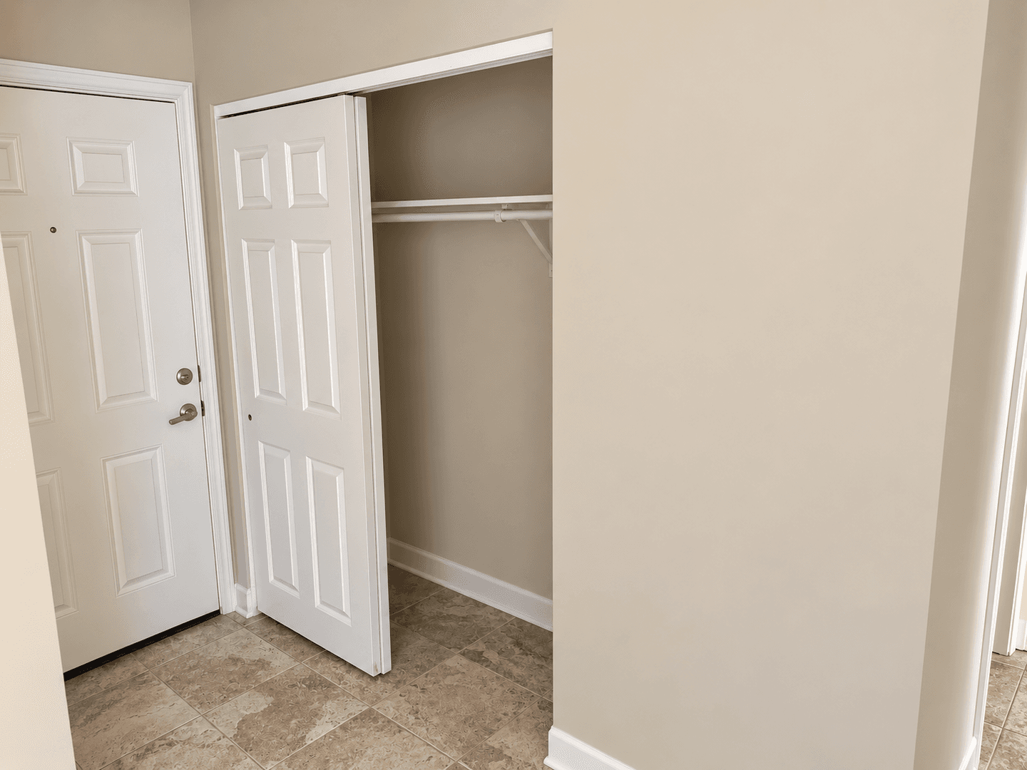 Hillside Apartment: 2121 S. Wolf Road