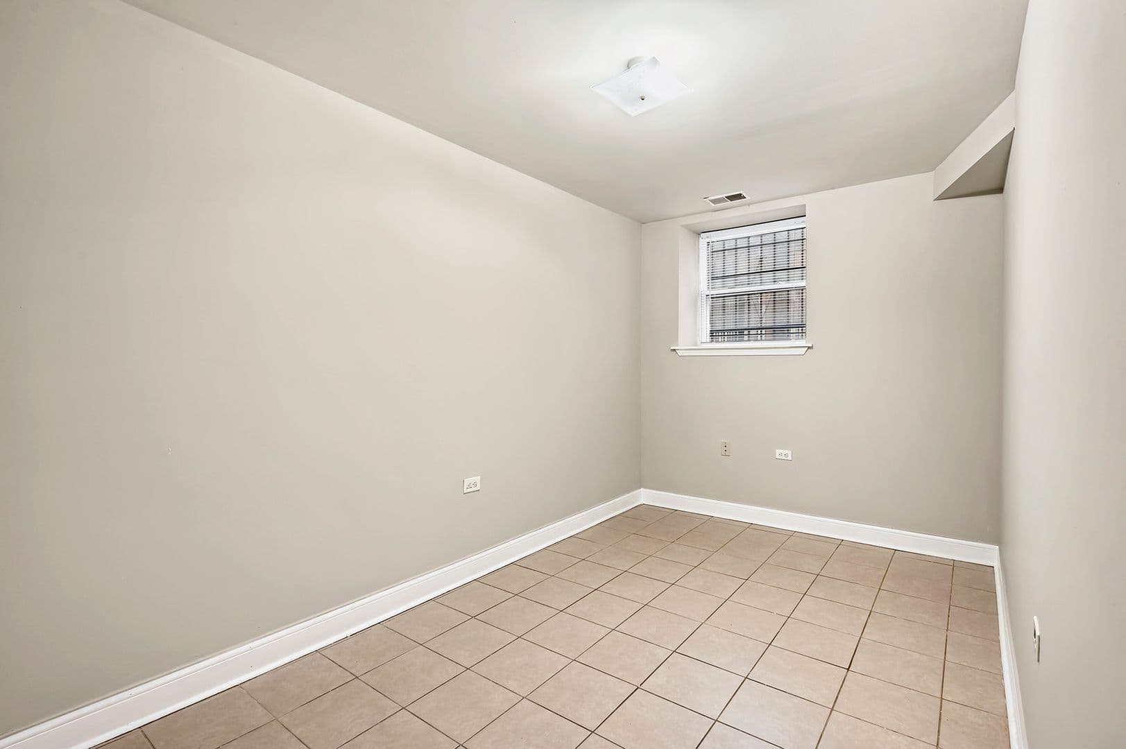 Chicago Apartment: 4851 S. Prairie