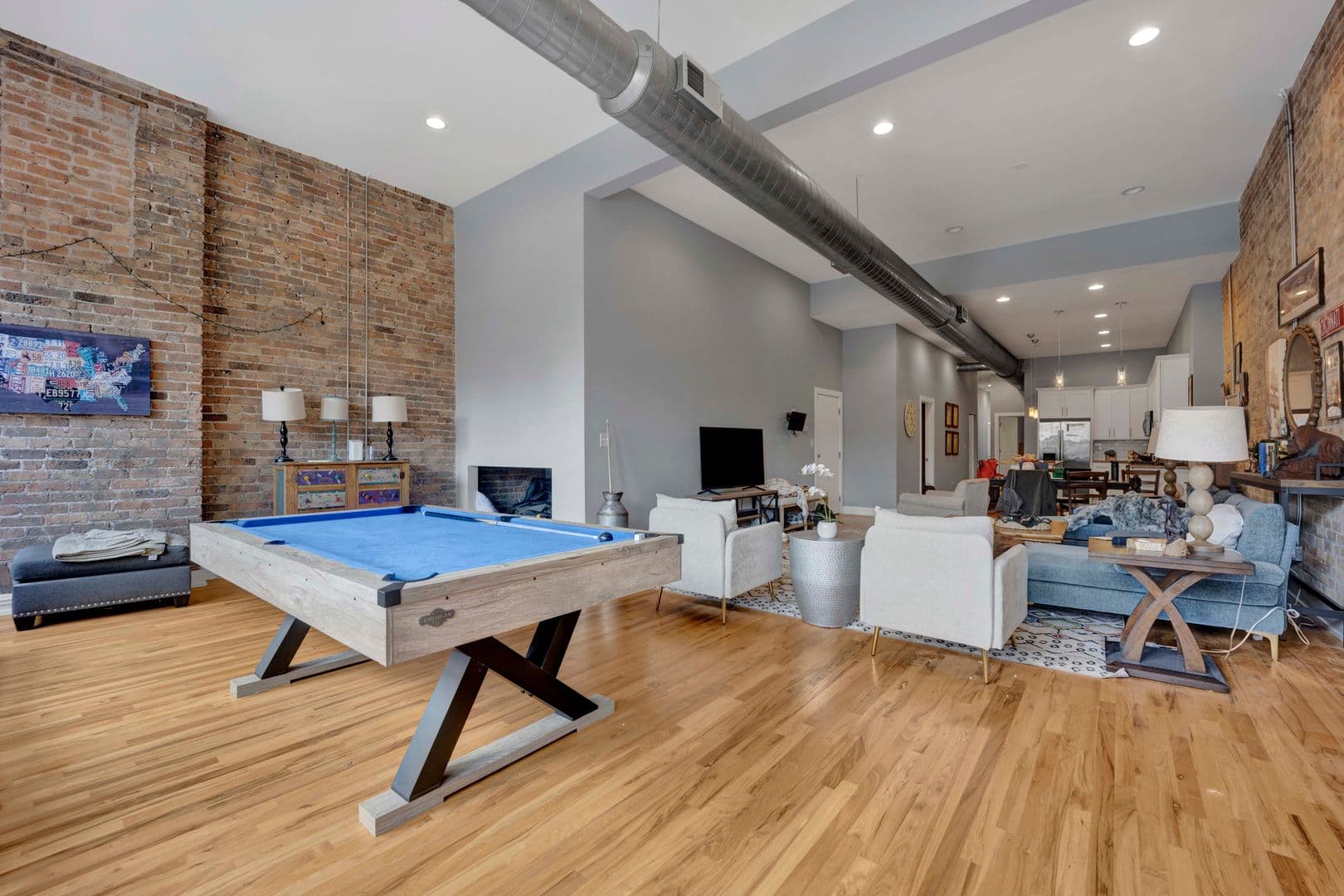 Chicago Apartment: 1015-21 Lake Street