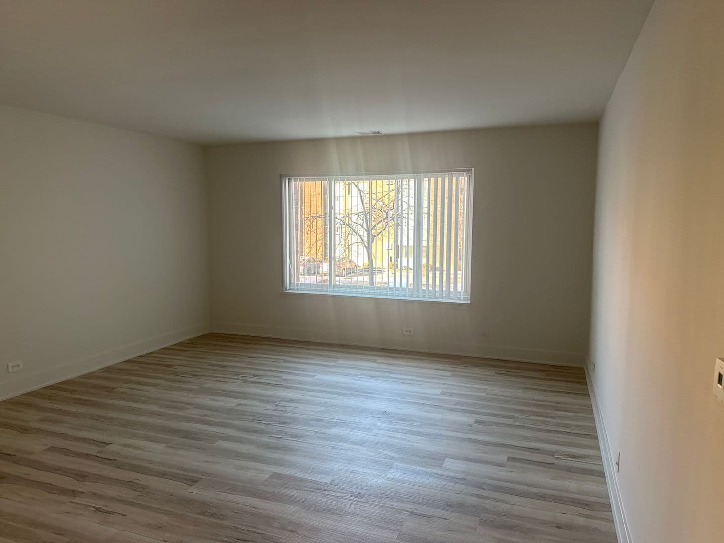 Hillside Apartment: 2121 S. Wolf Road