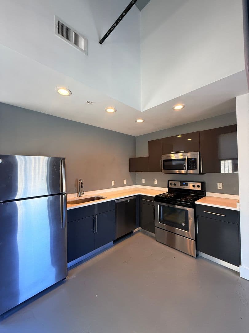 Pittsburgh Apartment: 436 First Ave
