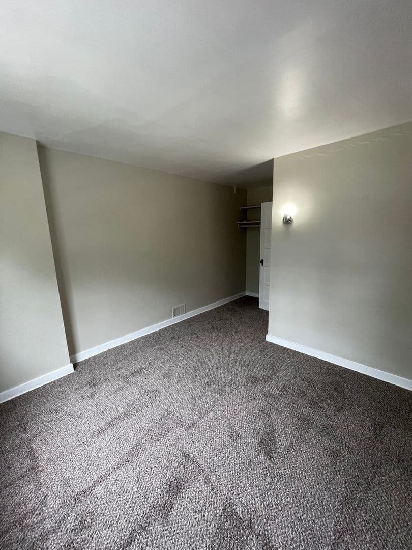 Coraopolis Apartment: 133 -139 Delaware Drive
