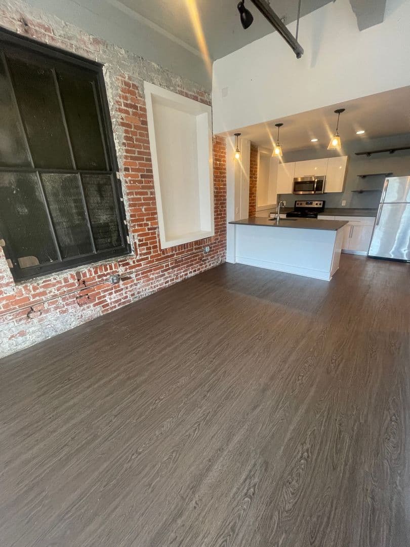 Pittsburgh Apartment: 436 First Ave