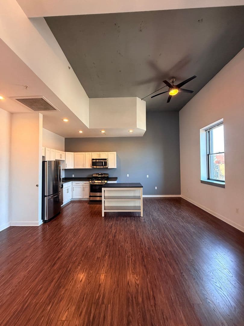 Pittsburgh Apartment: 909 Penn Ave
