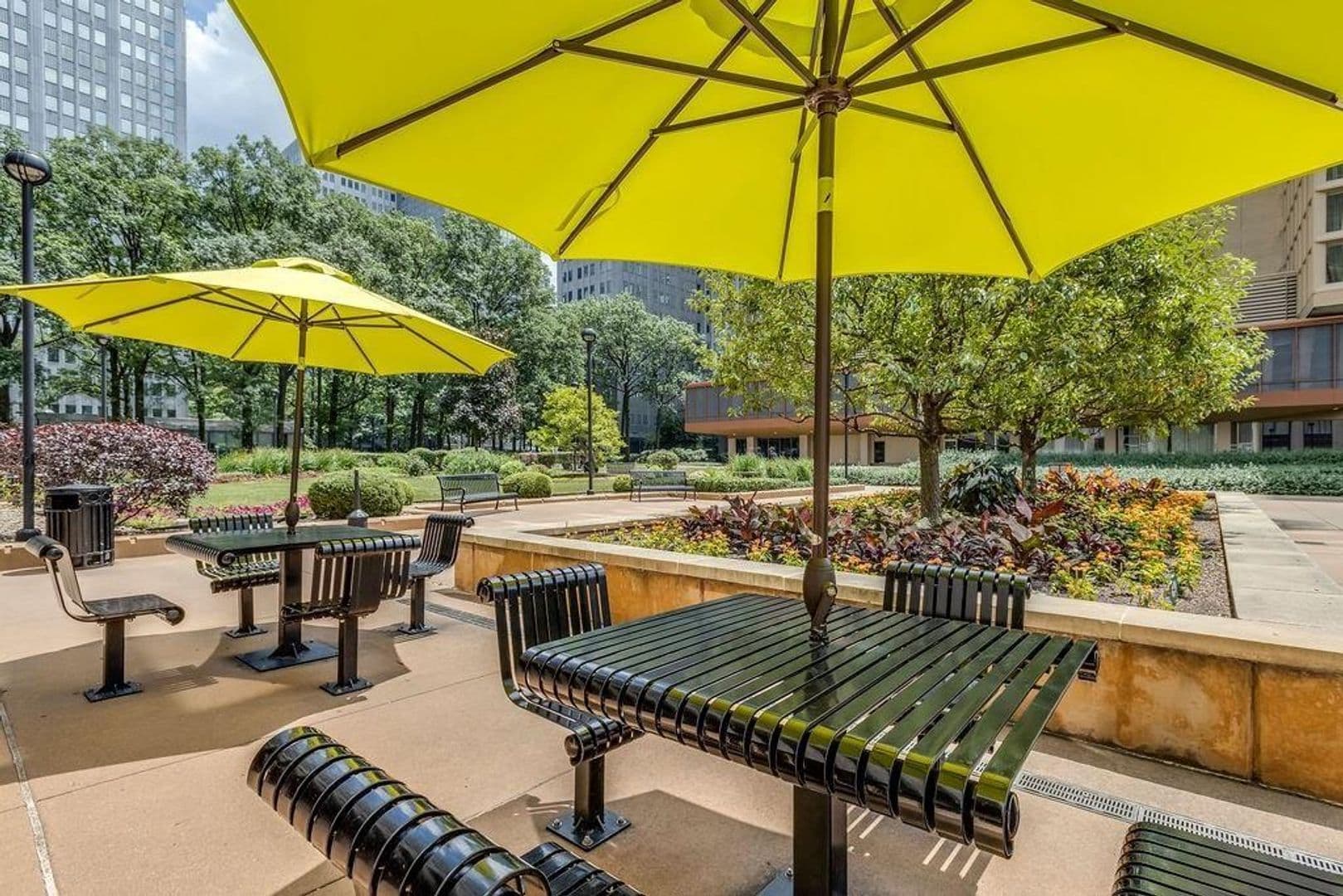 Pittsburgh Condo: 320 Fort Duquesne Blvd