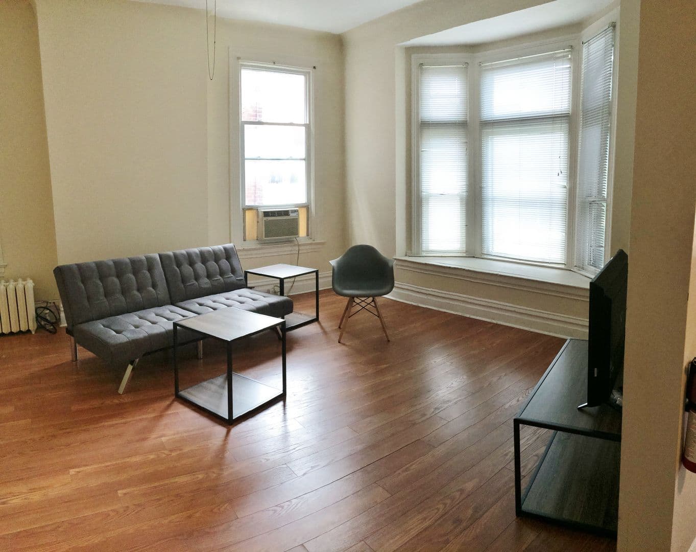 Pittsburgh Apartment: 354 N Craig Street