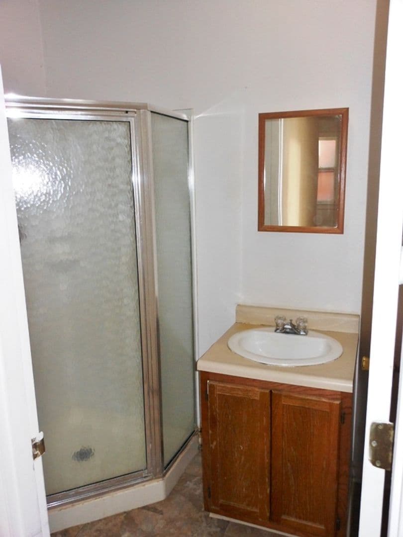 Pittsburgh Apartment: 354 N Craig Street