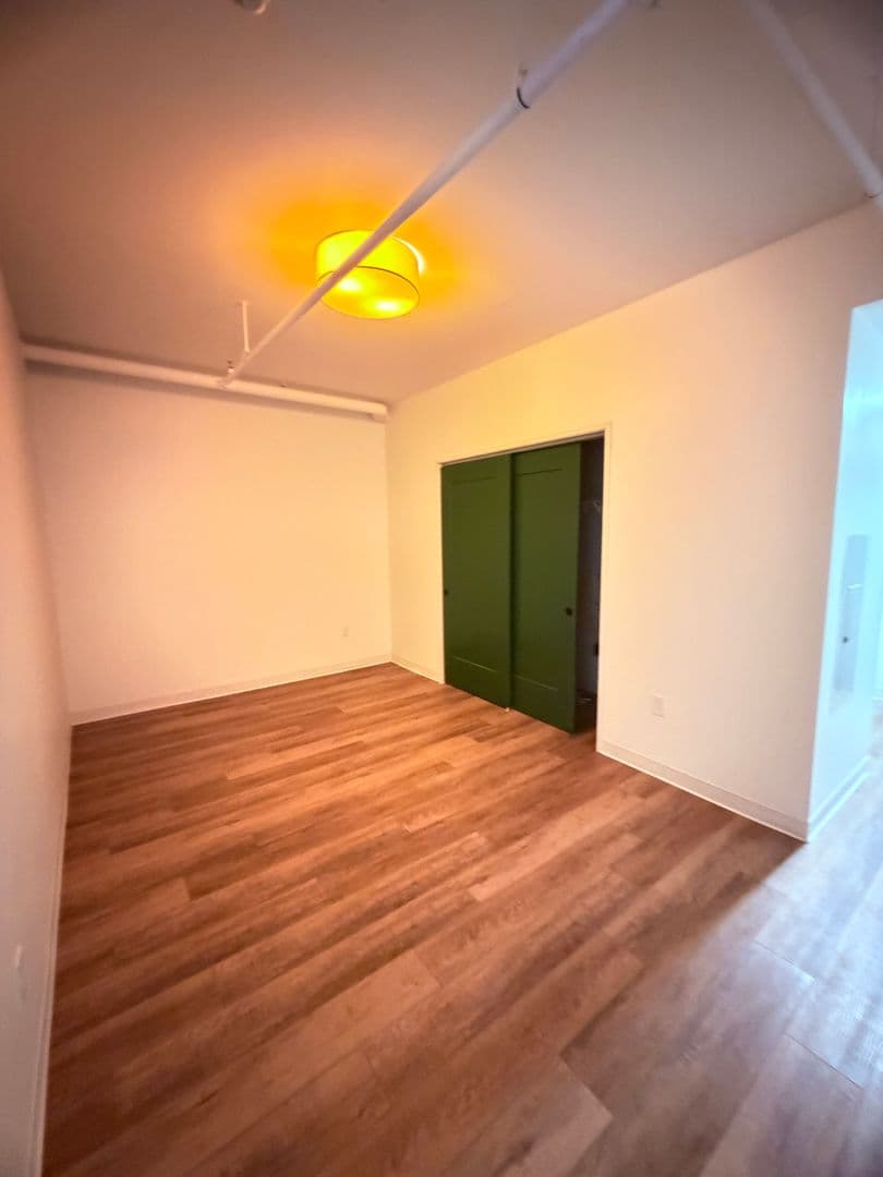 Pittsburgh Apartment: 1709-1715 5th Ave