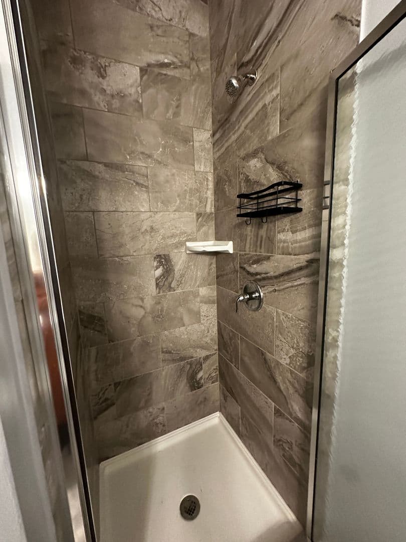Pittsburgh Apartment: 4632 Centre Ave