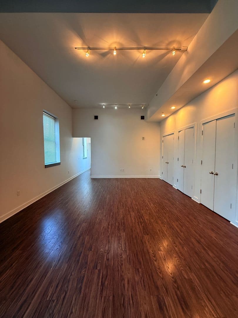 Pittsburgh Apartment: 909 Penn Ave