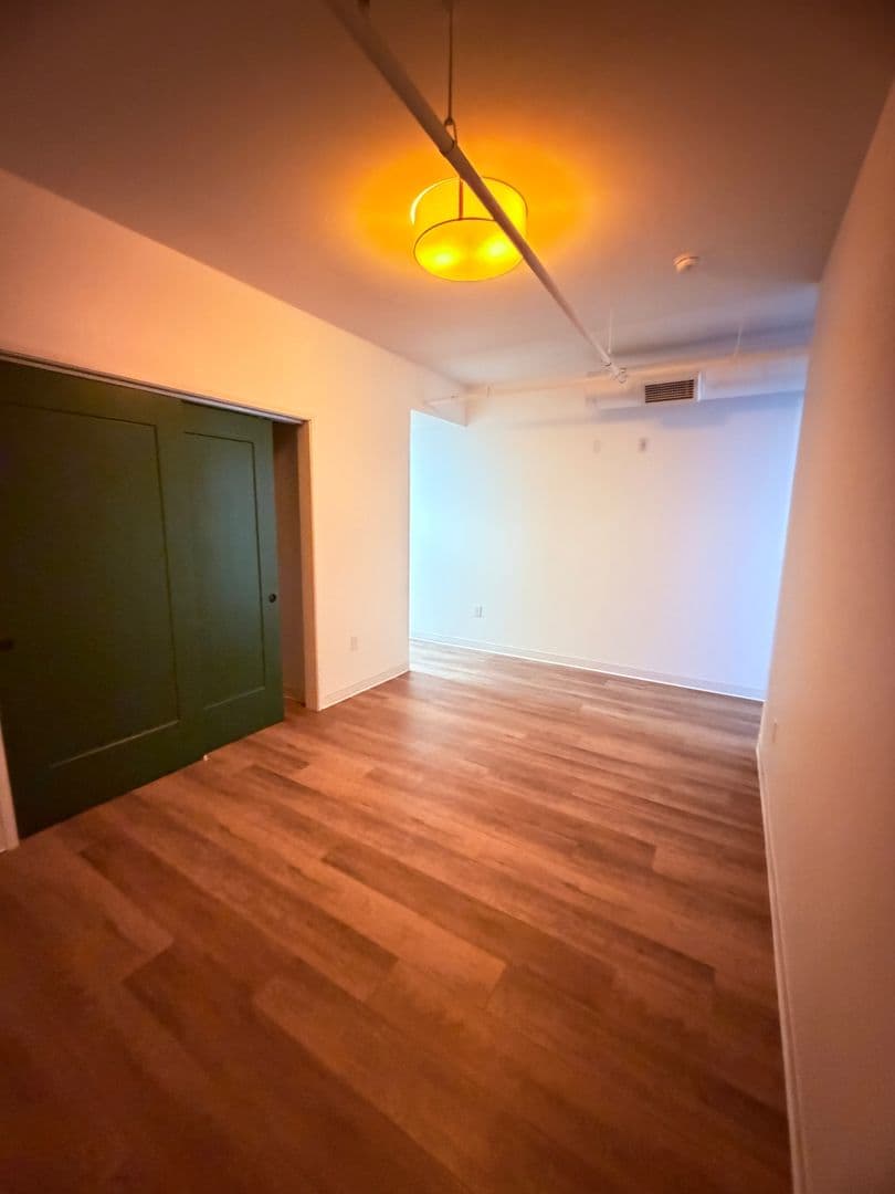 Pittsburgh Apartment: 1709-1715 5th Ave