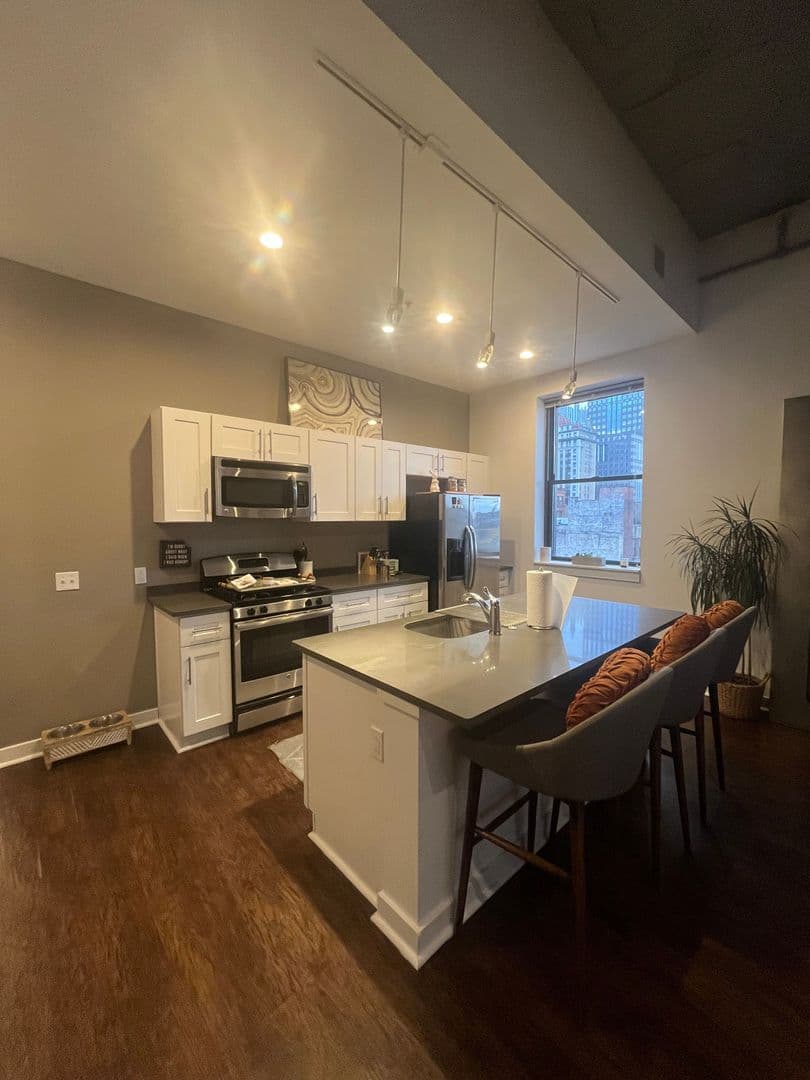 Pittsburgh Apartment: 909 Penn Ave