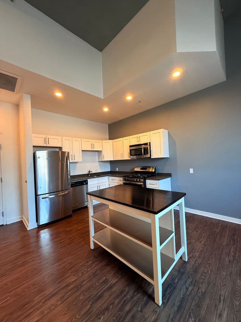 Pittsburgh Apartment: 909 Penn Ave