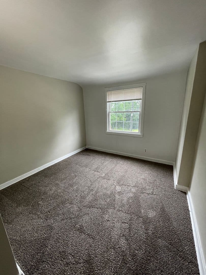 Coraopolis Apartment: 422-426 Cedar Drive