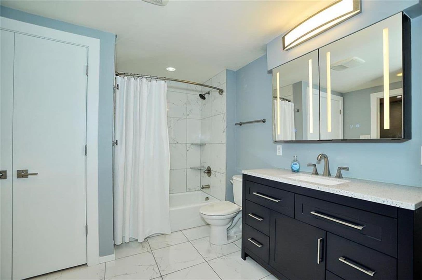 Pittsburgh Condo: 320 Fort Duquesne Blvd
