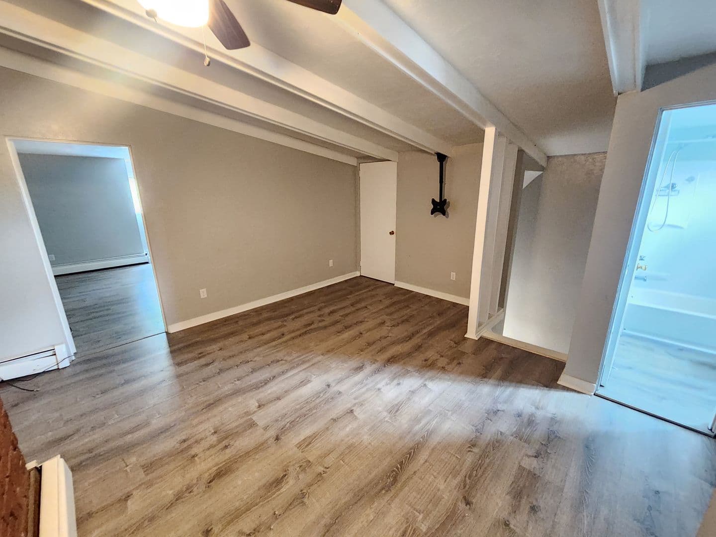 Pittsburgh Apartment: 1511 Hatteras Street