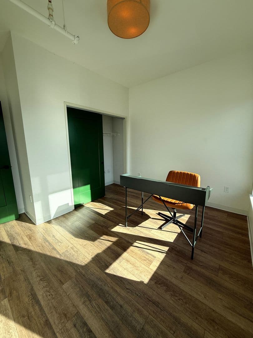 Pittsburgh Apartment: 1709-1715 5th Ave