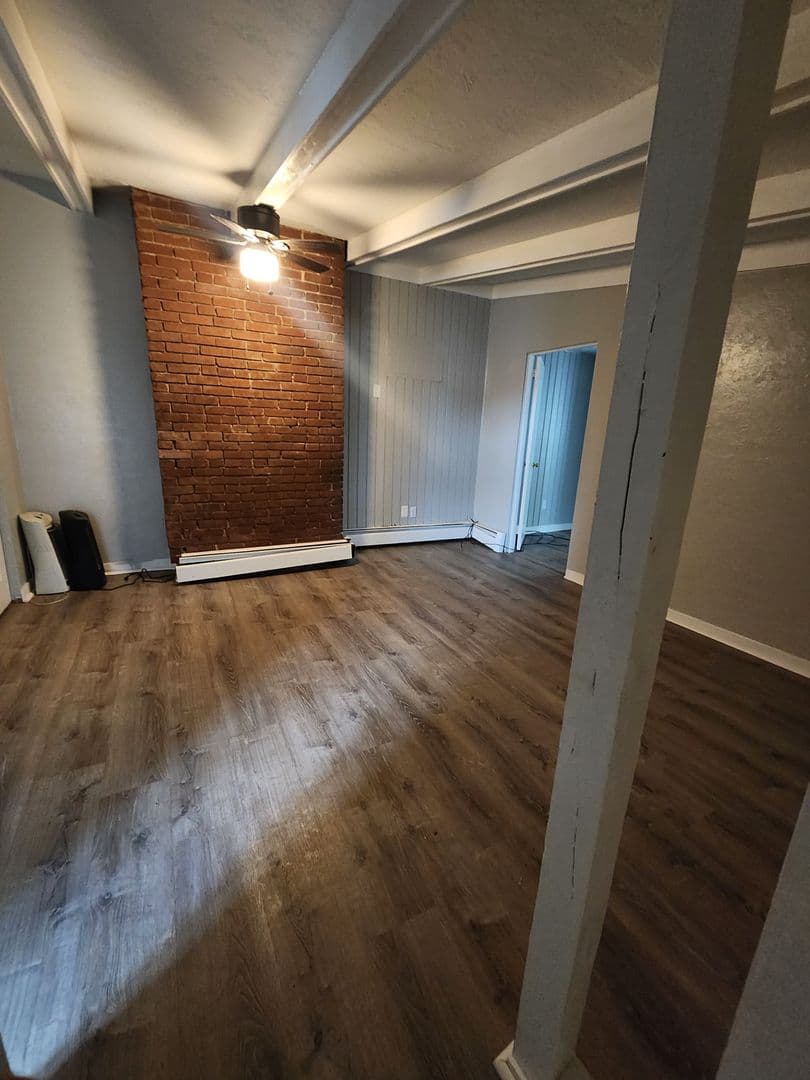 Pittsburgh Apartment: 1511 Hatteras Street