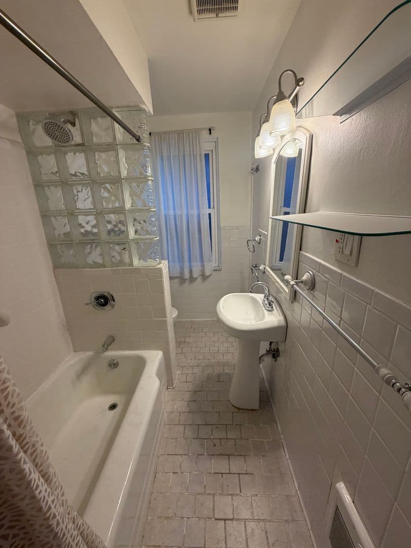 Pittsburgh House: 5248 Beelermont Place