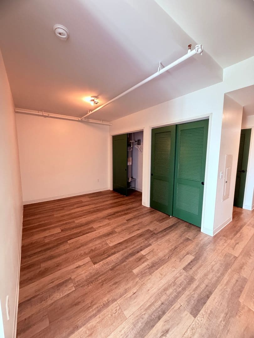 Pittsburgh Apartment: 1709-1715 5th Ave