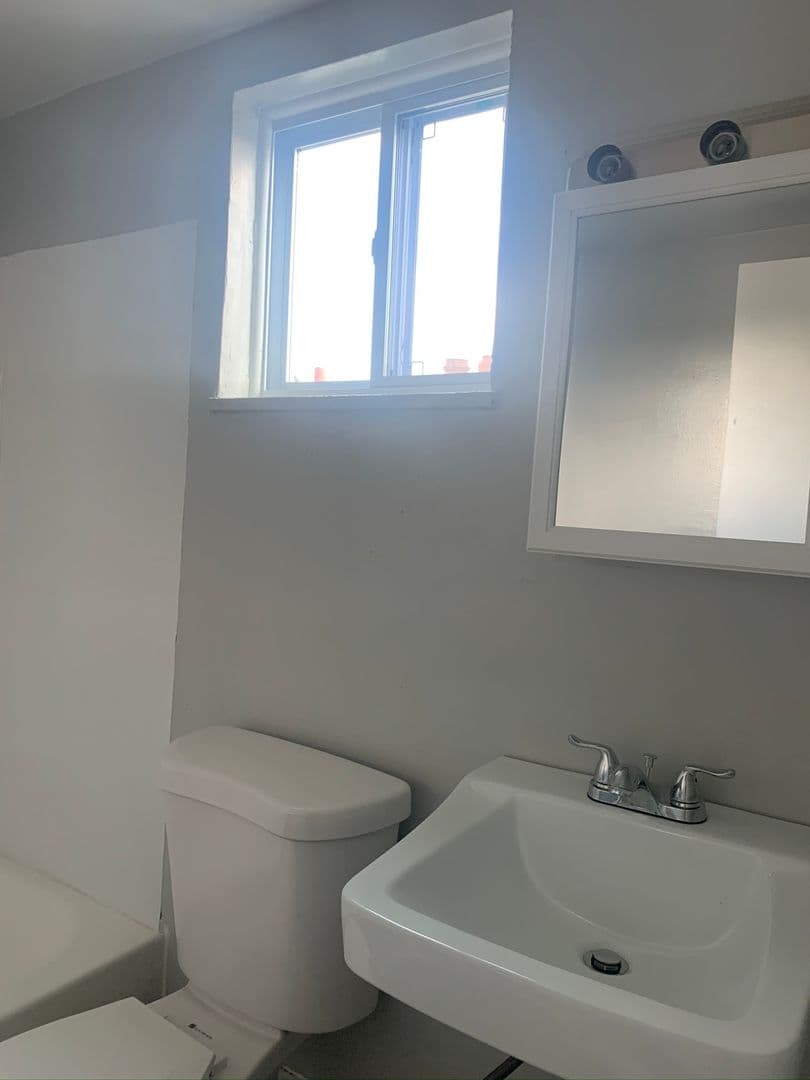 Pittsburgh Apartment: 1511 Hatteras Street