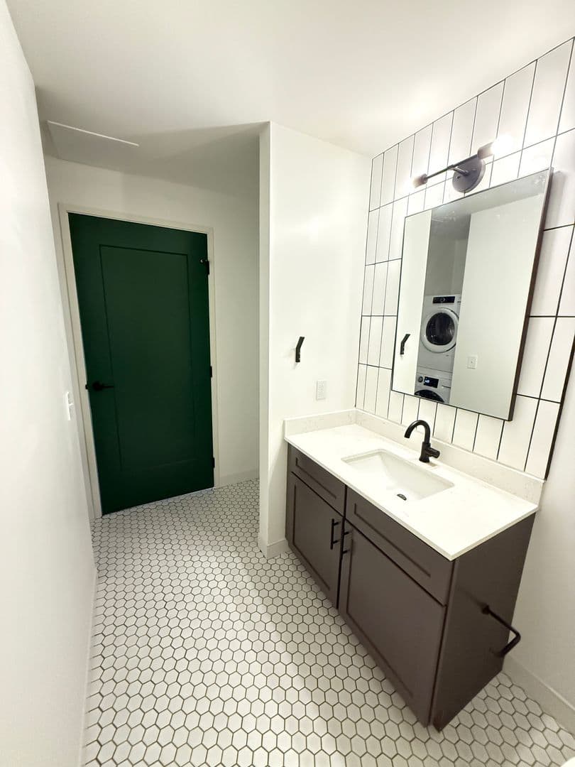 Pittsburgh Apartment: 1709-1715 5th Ave