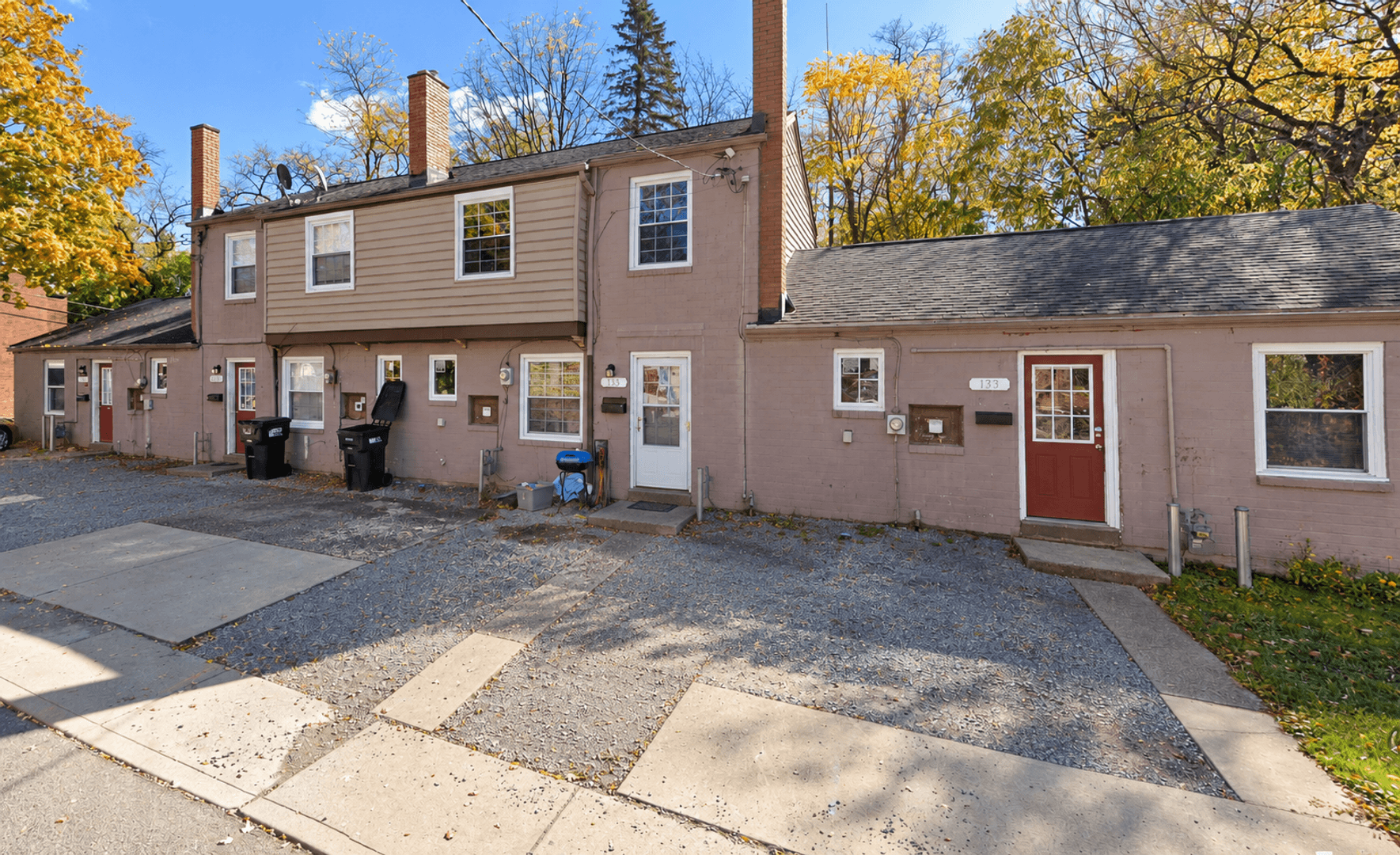 Coraopolis Apartment: 133 -139 Delaware Drive