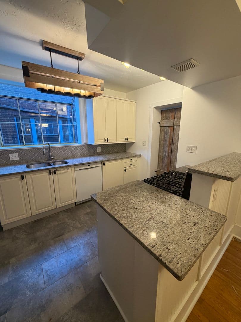 Pittsburgh House: 5248 Beelermont Place