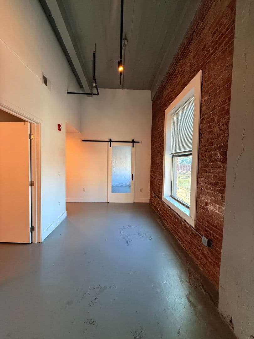 Pittsburgh Apartment: 436 First Ave