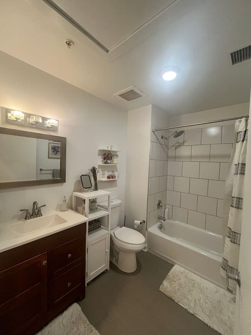 Pittsburgh Apartment: 909 Penn Ave