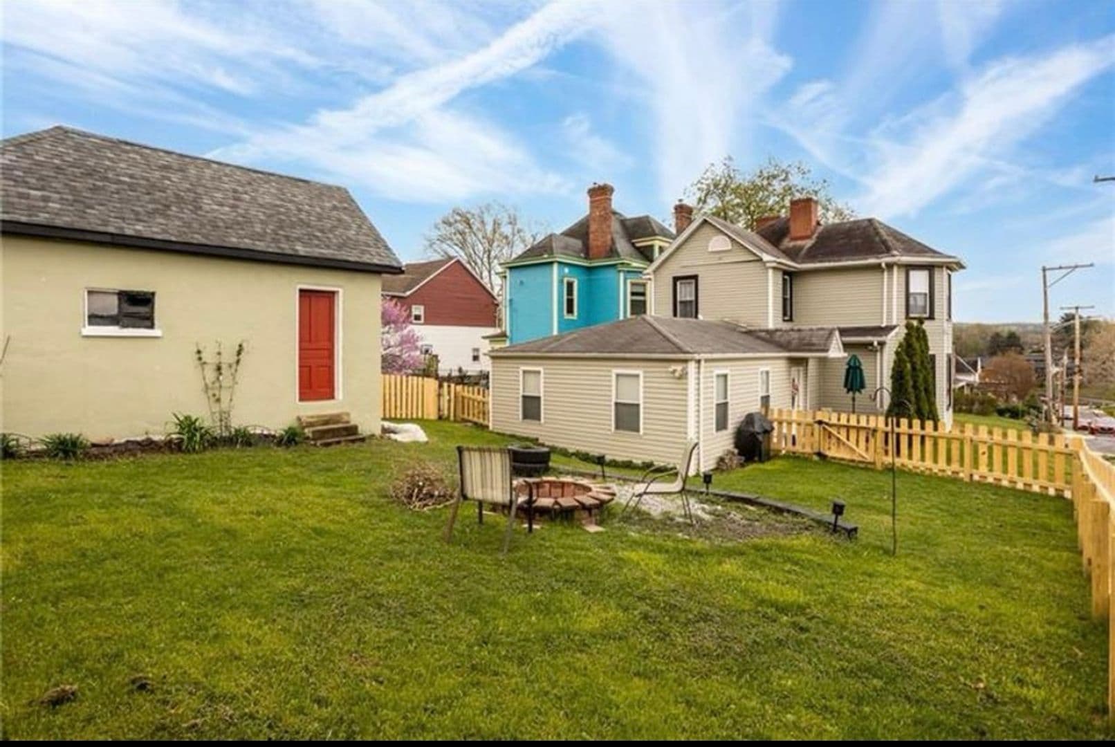 Pittsburgh House: 204 Superior Ave