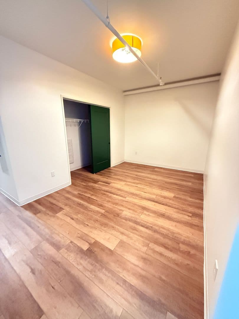 Pittsburgh Apartment: 1709-1715 5th Ave