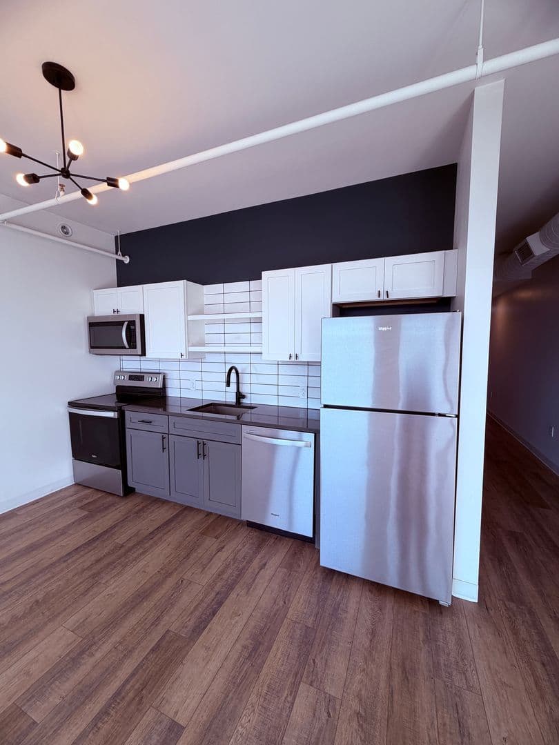 Pittsburgh Apartment: 1709-1715 5th Ave