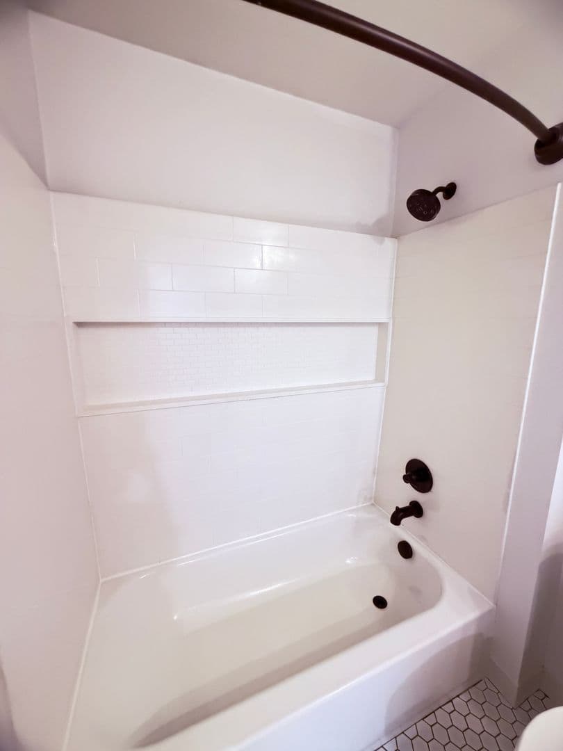 Pittsburgh Apartment: 1709-1715 5th Ave
